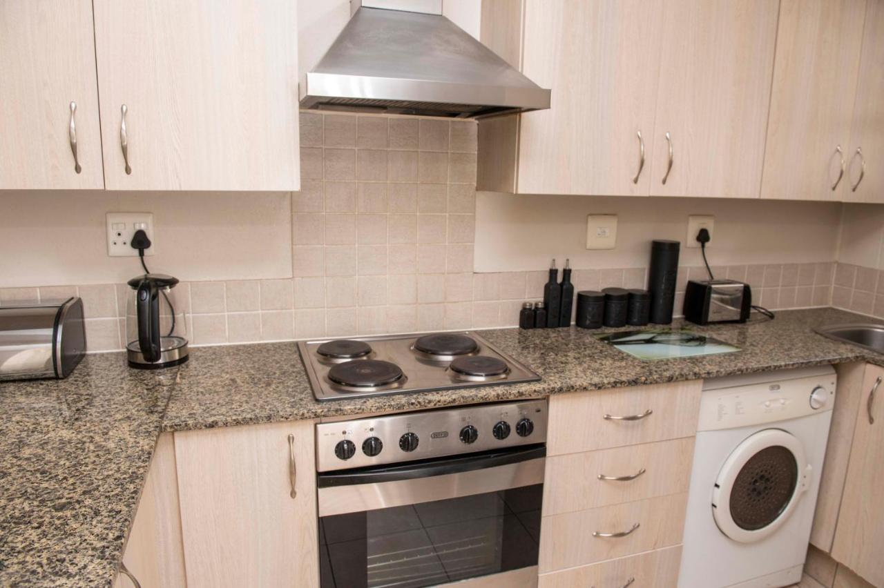 Grayston Exec Apartments Йоханнесбург Экстерьер фото